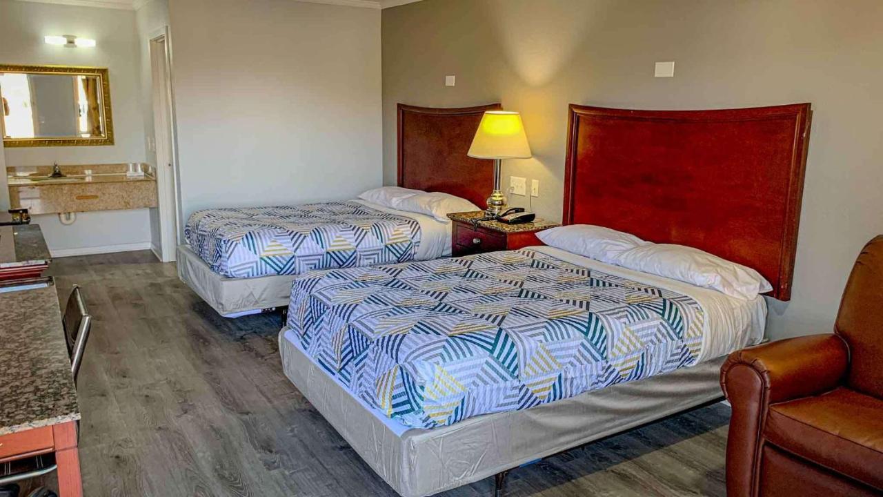 6 Newport News, Va - Eustis 2* Newport News